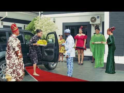 Prince Brought Her To D Palace 2 Sell Banana & Show Her Love Not Knowing She's Also A Princess