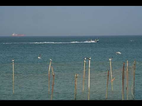 US Signals It Will Stick With Hormuz Naval Blockade