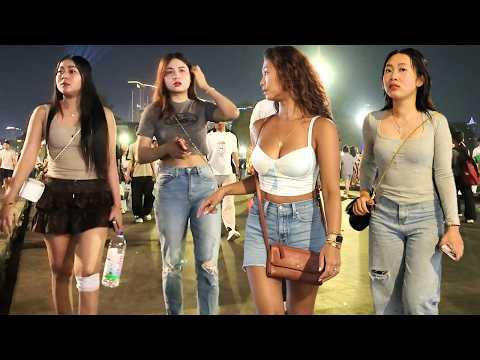 🔥 Best Place in Cambodia 2026 🇰🇭 | Sunday Night Walk at Phnom Penh Walking Street